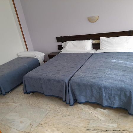 Hotel Os Carballos Sigueiro Eksteriør bilde